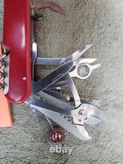 1 Red WENGER Swiss Army Knife COLLECTORS lot 320