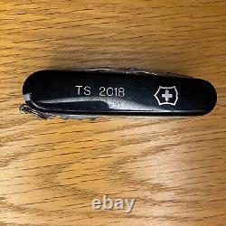 1 Victorinox Swiss Army Knife Spartan, Cyber Tool, Carhartt, Camper, Huntsman