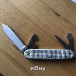 1965 Victorinox / Elsener Soldier 1961 Model Swiss Army Knife Alox With Case