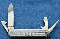 C2001 NIB Wenger SOLDAT / Soldier 1961 01 silver checkered alox Swiss Army Knife