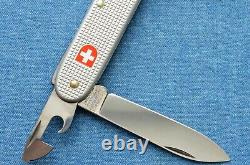 C2002 NIB NOS Victorinox SOLDIER 1961 02 silver checkered alox Swiss Army Knife