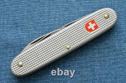 C2002 NIB NOS Victorinox SOLDIER 1961 02 silver checkered alox Swiss Army Knife