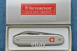 C2002 NIB NOS Victorinox SOLDIER 1961 02 silver checkered alox Swiss Army Knife