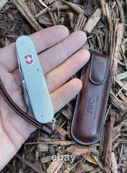 IWC Swiss Army Pocket Knife SAK by Victorinox w Leather Slip & Keychain Lanyard