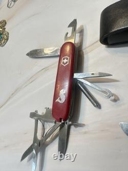 LOT of Three VICTORINOX SWISS ARMY MULTI TOOL KNIVES. VINTAGE