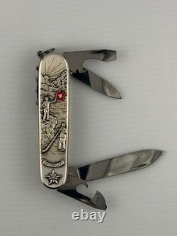 MINT Victorinox Switzerland & Alphorn Spartan carved stainless knife