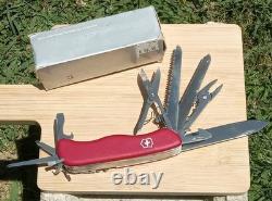 ORIGINAL VICTORINOX Work Champ Red Swiss Army Knife 21 Function NOS Discontinued