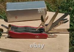 ORIGINAL VICTORINOX Work Champ Red Swiss Army Knife 21 Function NOS Discontinued