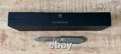 RARE Collector's Victorinox Pioneer X Damast 2016 Limited Edition Damascus Knife