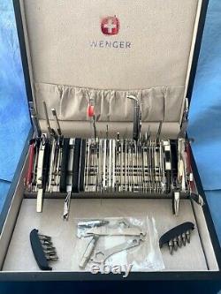 RARE UNUSED in box Wenger 16999 GIANT GUINNESS WORLD RECORD Swiss Army Knife