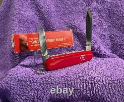 REDUCED FOR 24 HRS ONLY 1961-1968 VICTORINOX SWISS ARMY KNIFE #134U RARE WithBOX