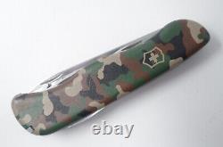 Rare Victorinox OUTRIDER Camo Malaysian Model 55731 111mm Swiss Army Knife