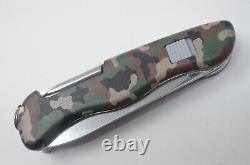 Rare Victorinox OUTRIDER Camo Malaysian Model 55731 111mm Swiss Army Knife