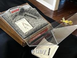 Rare Victorinox Swiss Army Swisstool Factory Locking Countertop Display Case NEW