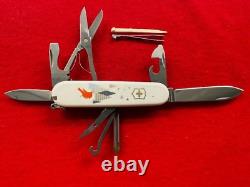 Retired Mint Victorinox 2019 Winter Magic Super Tinker Knife (103)