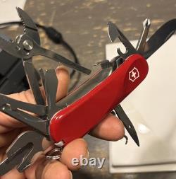 Retired Victorinox Evolution S52 Swiss Army Folding Pocket Knife With Box