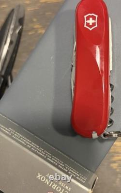 Retired Victorinox Evolution S52 Swiss Army Folding Pocket Knife With Box