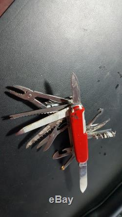 SWISS ARMY KNIFE VICTORINOX SWISS CHAMP 100% Complete Survival KIT