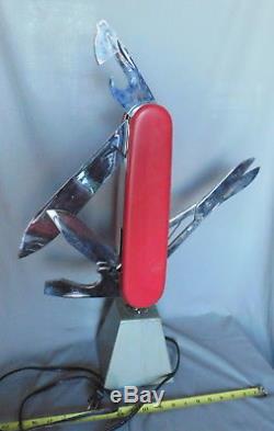 Swiss Army Knife Vintage electric advertising automaton Victorinox store display
