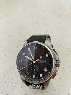 USED Victorinox Swiss Army Mens Officers Black Leather Dial Watch 241549 + Knife