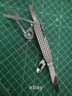 VICTORINOX EXPLORER SWISS ARMY KNIFE TITANIUM SCALES Classic