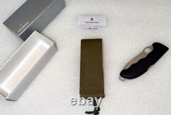 VICTORINOX HUNTER PRO / BLACK LOCKBLADE With POUCH SWITZERLAND