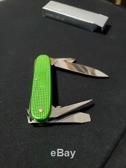 Victorinox Apocalypse Green Alox Pioneer Soldier Swiss Bianco