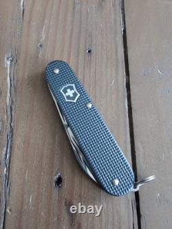 Victorinox Cadet Thunder Gray Swiss Army SAK Multi-Tool BS-85