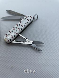 Victorinox Cherry Classic SD Swiss Army SAK Multi-Tool 0.6223. L1008