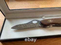Victorinox Damast 2012, Damascus Trailmaster, limited edition Swiss Army Knife