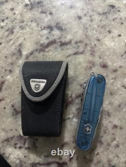Victorinox Swiss Army CyberTool 41 Blue Pocket Knife Near Mint Condition withcase