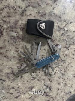 Victorinox Swiss Army CyberTool 41 Blue Pocket Knife Near Mint Condition withcase