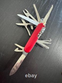 Victorinox Swiss Army Knife 20 function Multitool red