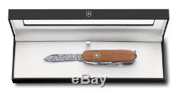 Victorinox Swiss Army Knife DELUXE TINKER DAMASCUS & HUNTER XT