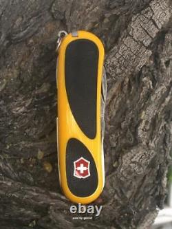 Victorinox Swiss Army Knife, EvoGrip 18 Yellow / Black 2.4913. C8US, New In Box