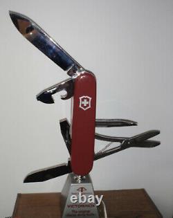 Victorinox Swiss Army Knife Moving Display