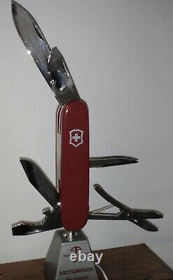 Victorinox Swiss Army Knife Moving Display