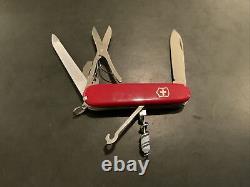 Victorinox Swiss Army Knife Red Trail Guide Marlboro Unlimited New In Box