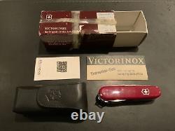 Victorinox Swiss Army Knife Red Traveler Kit 91mm Survival Compass 1.8726 New Bx