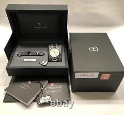 Victorinox Swiss Army Men's White Dial Officers Watch 241551.1 + knife box set