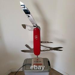 Victorinox Swiss Army Moving Electric Knife Advertising Display 9.6001.1