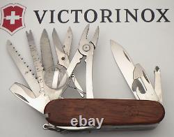 Victorinox Swiss Army SWISSCHAMP Model Nice Walnut Handles Near Mint Knife