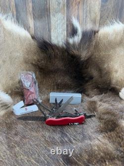 Victorinox Swiss WorkChamp Red Handle, Stainless Blades & Sheath Mint In Box++