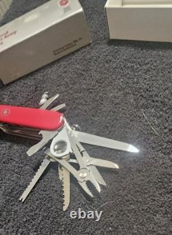 Victorinox SwissChamp Swiss Army Knife 91mm Red Multi Tool Vintage Glass Mag Box