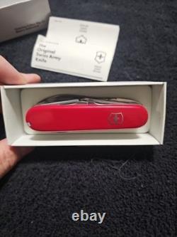 Victorinox SwissChamp Swiss Army Knife 91mm Red Multi Tool Vintage Glass Mag Box