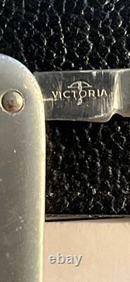 Victorinox Switzerland Stainless Rostfrei Vivtoria 58mm Aluminum Handles