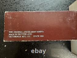 Victorinox WORK CHAMP XL 0.8564. XL Big Swiss Army Knife Excellent Condition