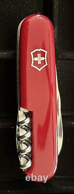 Vintage Marlboro Collection includes VICTORINOX Swiss Army Knife NEW in open Box