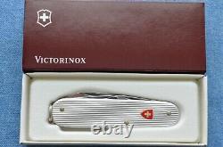 Vtg Victorinox RIBBED ALOX SILVER RED CROSS CADET SWISS ARMY KNIFE MINT IN BOX