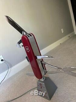 Vtg Victorinox SWISS ARMY Knife Big Store Motorized Moving Display Sign Works